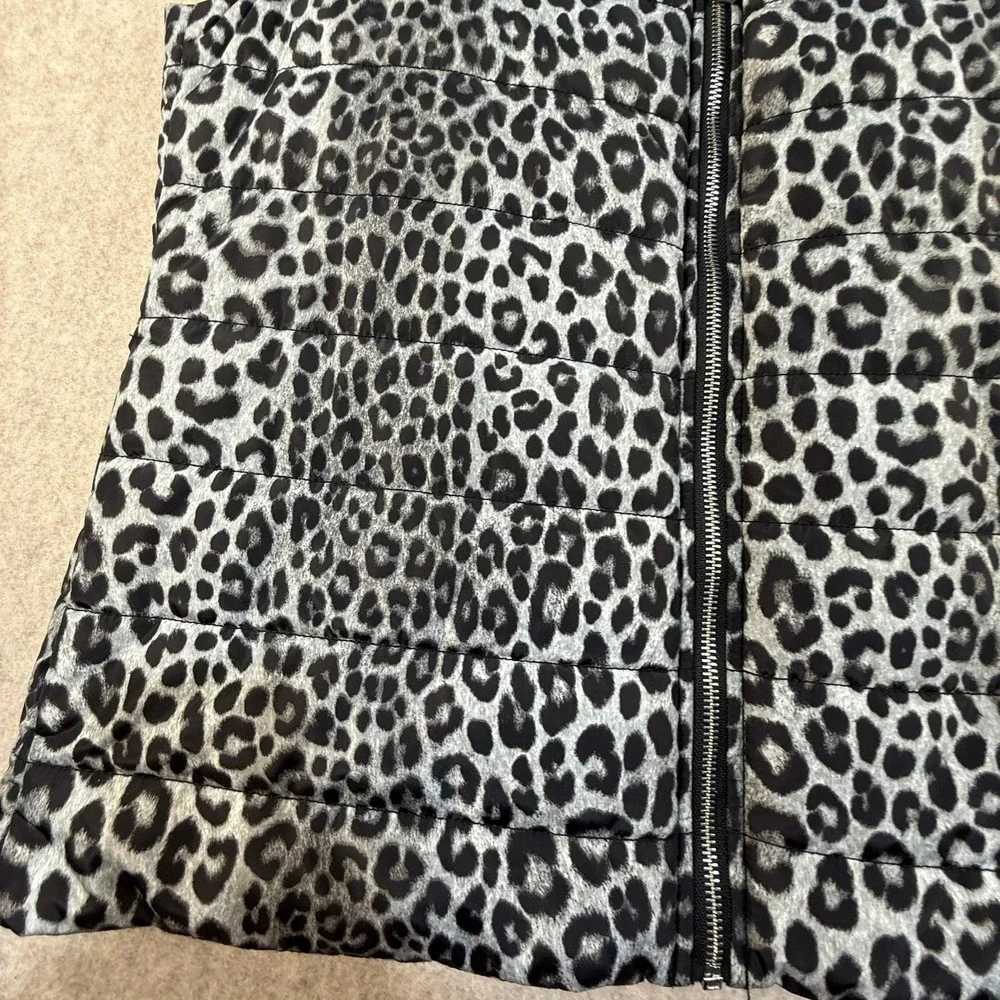 Michael Michael Kors Womens Grey Leopard Print Puffer Vest Size M‎ Full Zip Logo